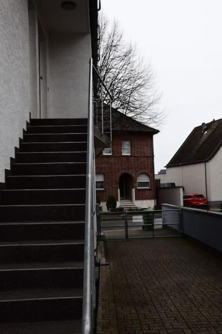 Maisonette Wohnung Mit Dachterrasse - Keine Vermietung An Monteure Düren - Eifel 外观 照片