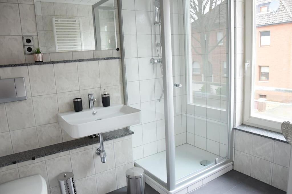 Maisonette Wohnung Mit Dachterrasse - Keine Vermietung An Monteure Düren - Eifel 外观 照片